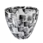 حوض زرع سيراميك، شكل بيضاوى، مقاس 38x38x32 سم، لون ابيض مع اسود 