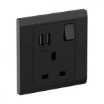 فيش كهرباء مفرد 13 امبير ثنائي القطبية مع مخرجين USB، مقاس 7×7 سم، لون اسود، براند أي بي بي