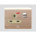 فيش إنجليزي مفرد، مع لمبة بيان، 13 أمبير، لون ذهبي، A66، مقاس 7×7 سم