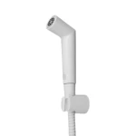 خلاط شطاف مصنوع من ستانلس ستيل 304 ، مزود بلي (هوز) بطول 1.2 متر ، الضغط 15 بار ، اللون أبيض مطفي، قياس 6.4 × 14.4 سم