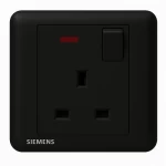 فيش مفرد 13 امبير مع مفتاح تشغيل ومؤشر ضوئي نيون، اسود، 86×86 مم، 250 فولت، ماركة سيمنز (دلتا سيتا)