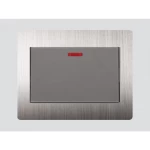 مفتاح مكيف مفرد ارت دي ان اي E62، لون ستيل فضي، 45 أمبير، مقاس 7×7 سم