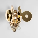 إضاءة جداريّة ذهبية، الطول 28 سم، العرض 30 سم، العمق 17 سم