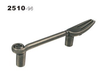 Bar Handle Zinc Shark-Shaped Size 96 mm Brushed Nickel Finish | Kitchen Line Group