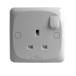 فيش كهرباء بمفتاح ثنائى القطب 13 أمبير  الفنار موديل ميرا المقاس  7x7 اللون الأبيض