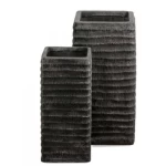 حوض نبات بوليريسين اسمنتي، أبعاد 55×27×27 سم، لون رمادي غامق، شكل مربع طولي