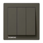مفتاح اضاءة ثلاثي 10 امبير، رمادي داكن، 86×86 مم، 250 فولت | سيمنز (دلتا ريلفا) 