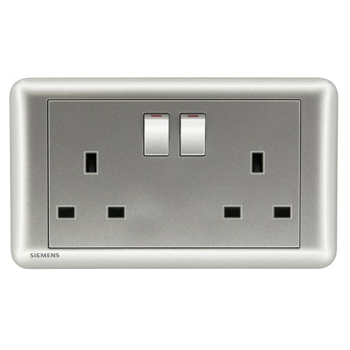 فيش كهرباء مزدوج 13 امبير مع مفتاح تشغيل ومؤشر 86×146مم، فضي داكن | Siemens (Delta Seata)