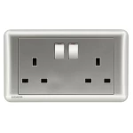 فيش كهرباء مزدوج 13 امبير مع مفتاح تشغيل ومؤشر، فضي داكن، 86×146مم، 250 فولت، ماركة سيمنز (دلتا سيتا)