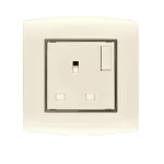 فيش كهرباء بمفتاح ثنائى القطب 13 أمبير  الفنار موديل أمنية المقاس  7x7 اللون بيج بحلقة سوداء