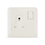 فيش مفرد 13 أمبير مع مفتاح ثنائي القطب ولمبة، لون ابيض، 7×7 سم، 250 فولت | سبكترا